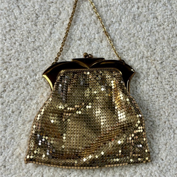 Whiting & Davis Handbags - Vintage Whiting & Davis Metal Mesh Chain Mail Coin Purse KISS Lock